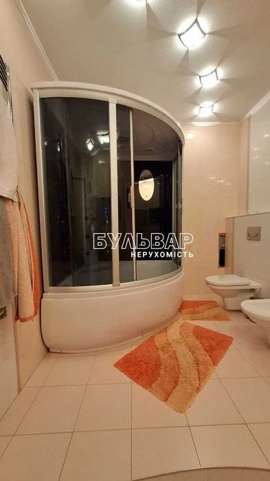 Продам 4 к.кв - 190 м2,, ЖК Азарин, Отакара Яроша 16-Б +2 па