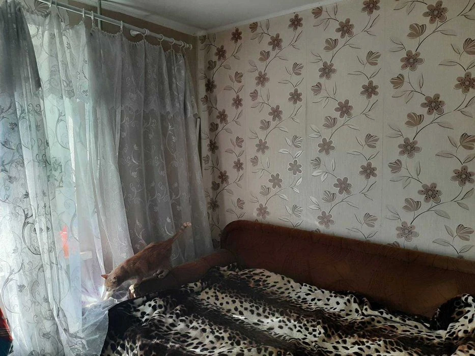 Продам квартиру 4 кім. Салтівка 656м/р 8/9 цегла 52000у.е.Q