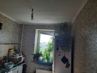 Продам квартиру 4 кім. Салтівка 656м/р 8/9 цегла 52000у.е.Q