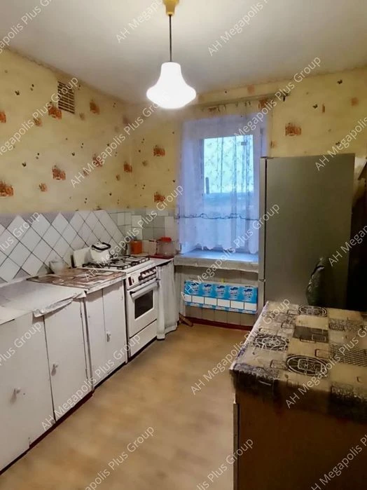Продаж 2-кімнатної квартири / Мереф'янське шосе, 34