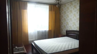 Продам 3 ком.  квартиру 4/9, метро Барабашова, по пр.Юбилейн