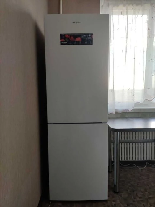 Продам 3 ком.  квартиру 4/9, метро Барабашова, по пр.Юбилейн