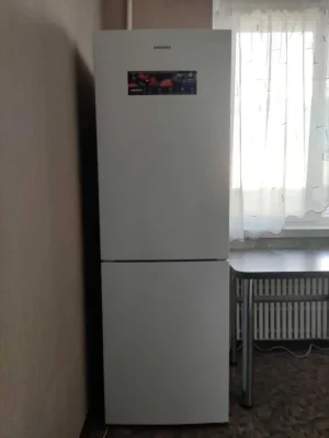 Продам 3 ком.  квартиру 4/9, метро Барабашова, по пр.Юбилейн