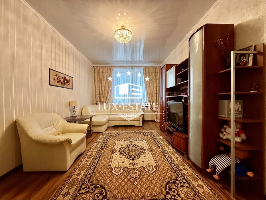 Продажа 3-комнатной квартиры на Кузнечной 32. Центр!
