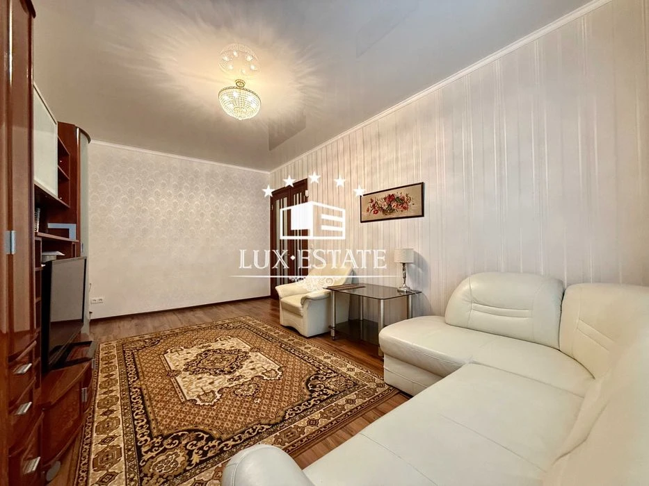 Продажа 3-комнатной квартиры на Кузнечной 32. Центр!