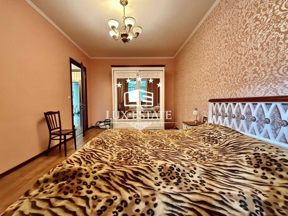 Продажа 3-комнатной квартиры на Кузнечной 32. Центр!