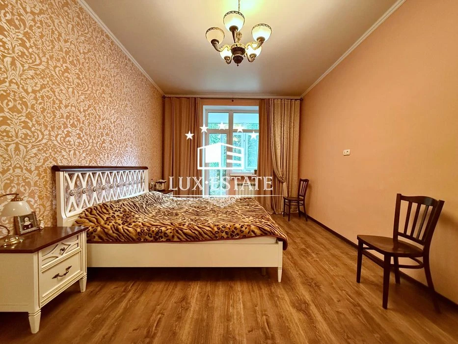 Продажа 3-комнатной квартиры на Кузнечной 32. Центр!