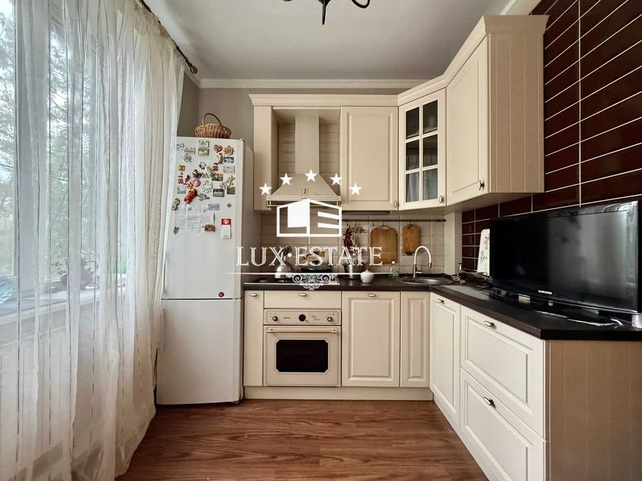 Продажа 3-комнатной квартиры на Кузнечной 32. Центр!