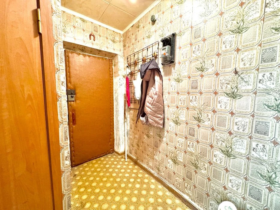 D1M Продам 2 кімнатну квартиру, вул. Південнопроектна, 18.