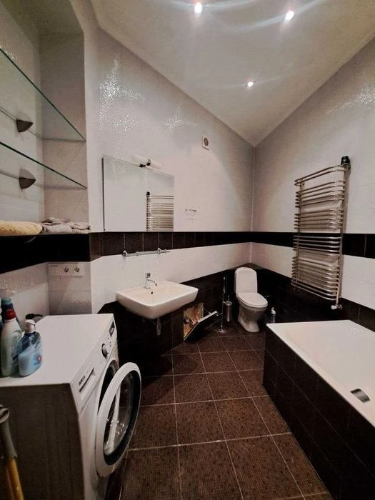 For sale 3 rooms Lyuteranska 27/29 Pechersk Center Government Quarter