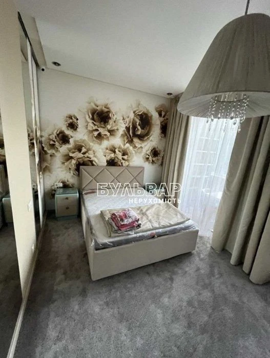 Продам 3 к.кв - 96 м2, Центр, Новострой, Авантаж, Ляпунова 1