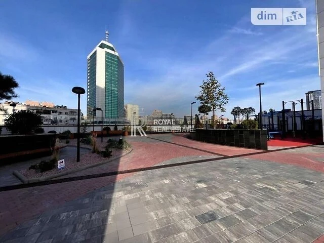 Sale of 4-room apartment 90.5 sq. m on Beresteyskyi Avenue 11 • I