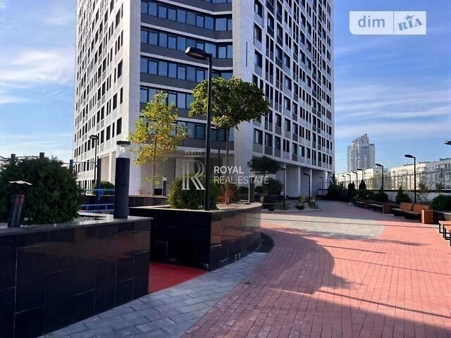 Sale of 4-room apartment 90.5 sq. m on Beresteyskyi Avenue 11 • I