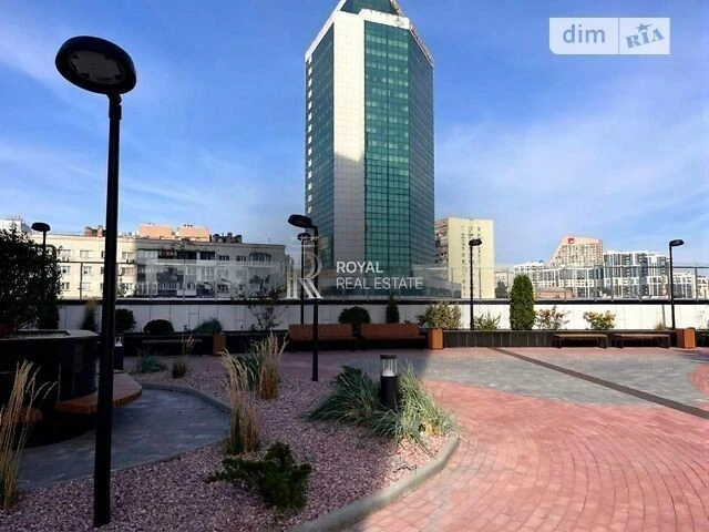 Sale of 4-room apartment 90.5 sq. m on Beresteyskyi Avenue 11 • I