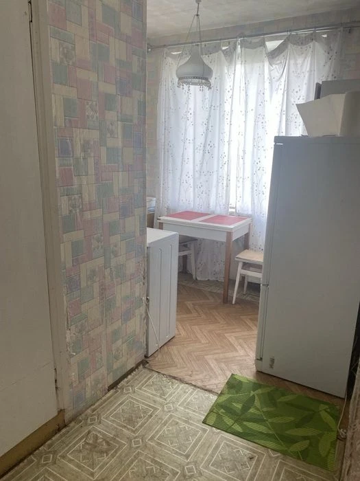 Продается 2 х комн кв на Победы