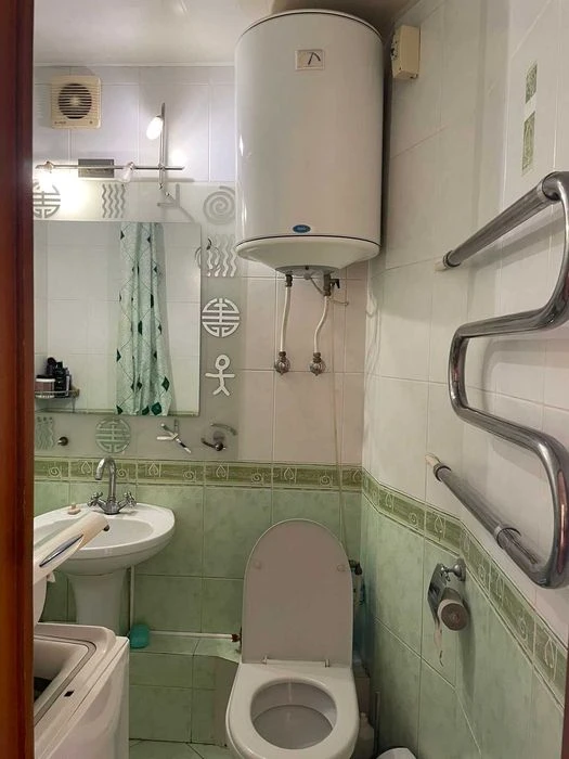 Продам 2 комн.квартиру на Салтовке в районе метро (405027)