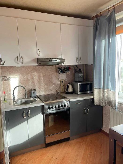 Продам 2 комн.квартиру на Салтовке в районе метро (405027)
