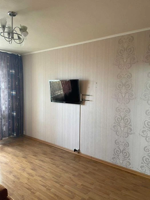 Продам 2 комн.квартиру на Салтовке в районе метро (405027)