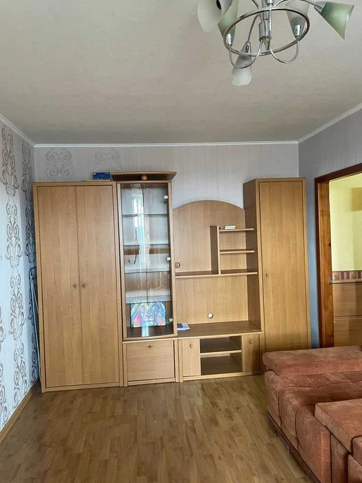 Продам 2 комн.квартиру на Салтовке в районе метро (405027)