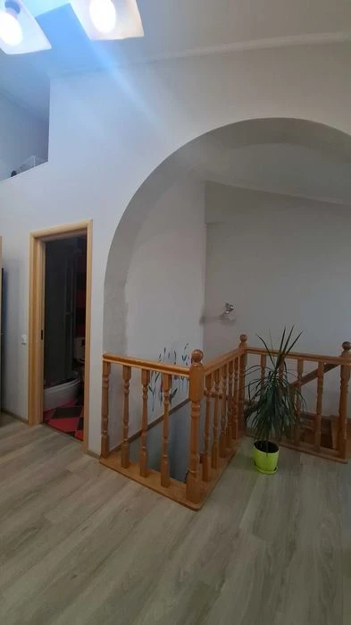 Екс! Продам 3к двоповерхову квартиру 120м2, 3й та 4й поверхи
