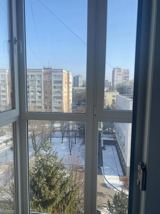 Продам двухкомнатную квартиру м.Научная