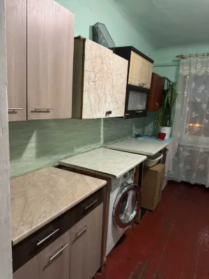 Продам гостинку метро Дворец Спорта