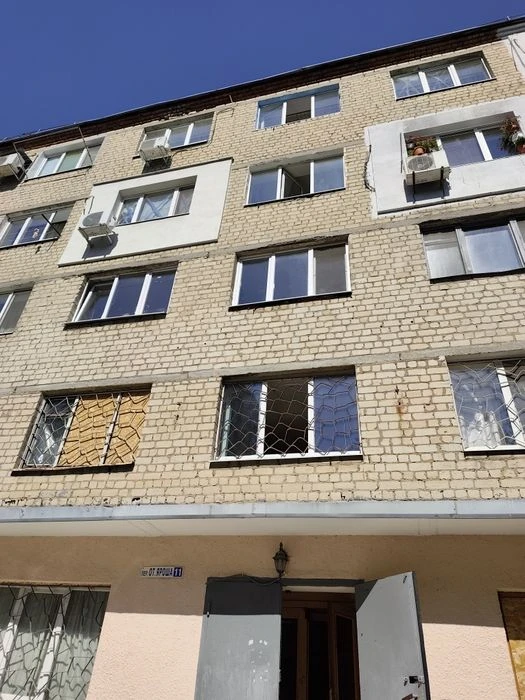 Продам 2комнаты на Отакара Яроша!