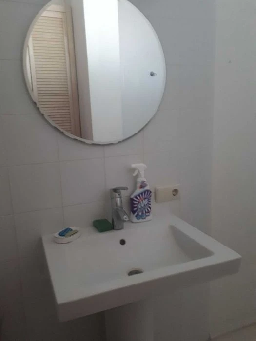 Продам 2 комнатную квартиру 50 м2 в центре,пр. Героев Харько