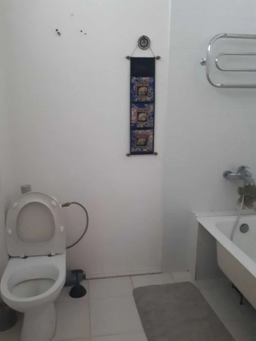 Продам 2 комнатную квартиру 50 м2 в центре,пр. Героев Харько