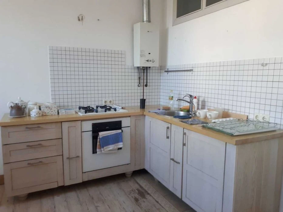 Продам 2 комнатную квартиру 50 м2 в центре,пр. Героев Харько