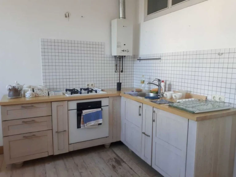 Продам 2 комнатную квартиру 50 м2 в центре,пр. Героев Харько