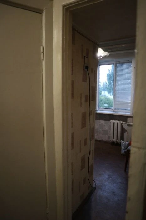 I will sell an apartment in the city center at 141 Sobornom Avenue (I