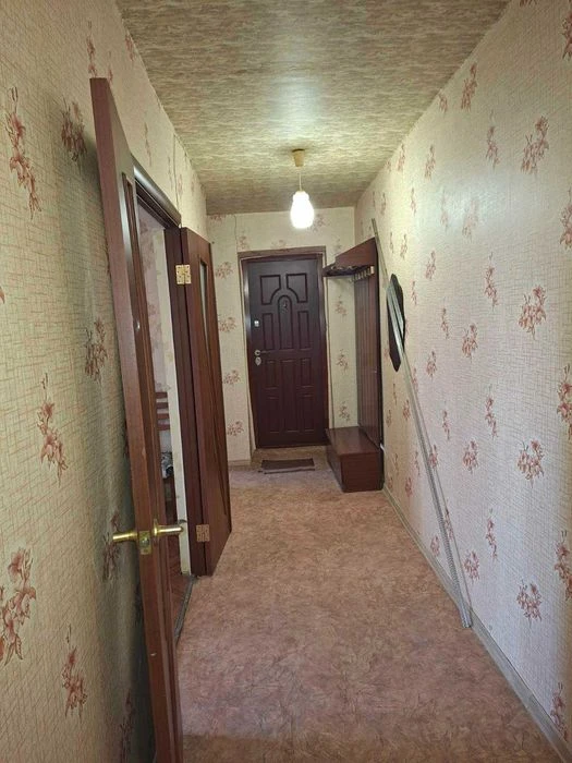 ПРОДАМ 3 к кв   1/9  метро Холодная Гора рядом