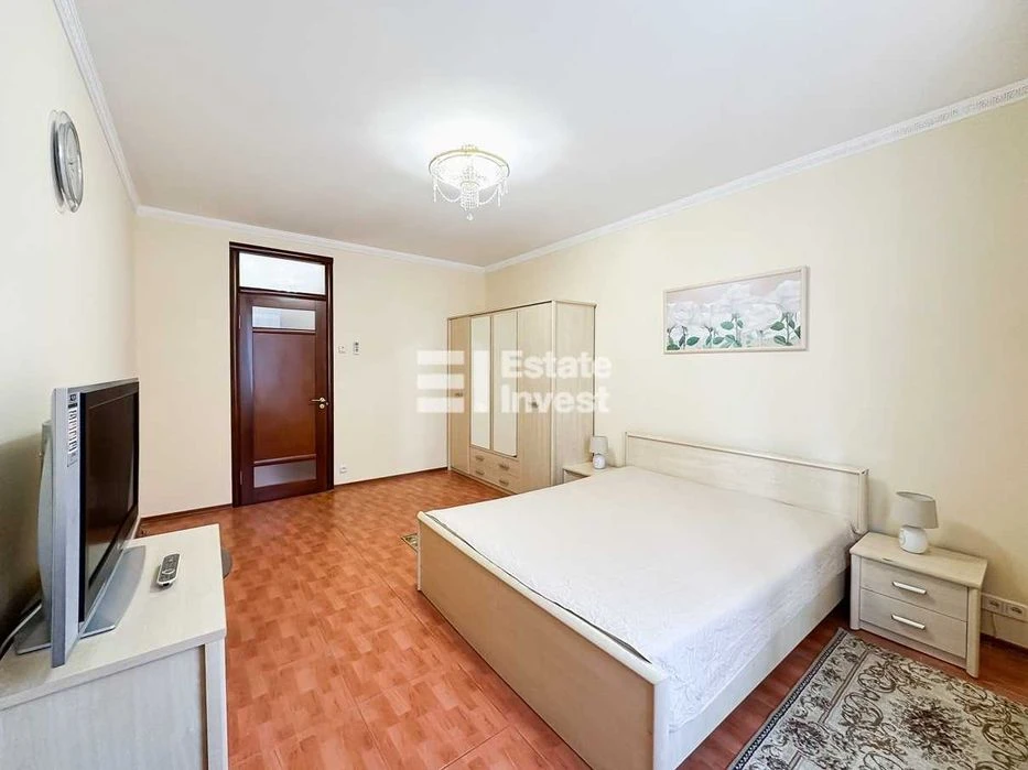 Продам 2 кімн. квартиру по вул. Григорія Сковороди, 67.