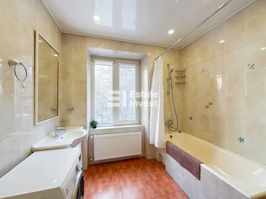 Продам 2 кімн. квартиру по вул. Григорія Сковороди, 67.