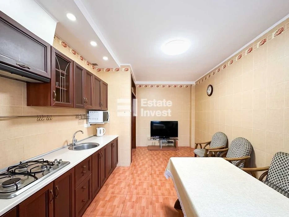 Продам 2 кімн. квартиру по вул. Григорія Сковороди, 67.