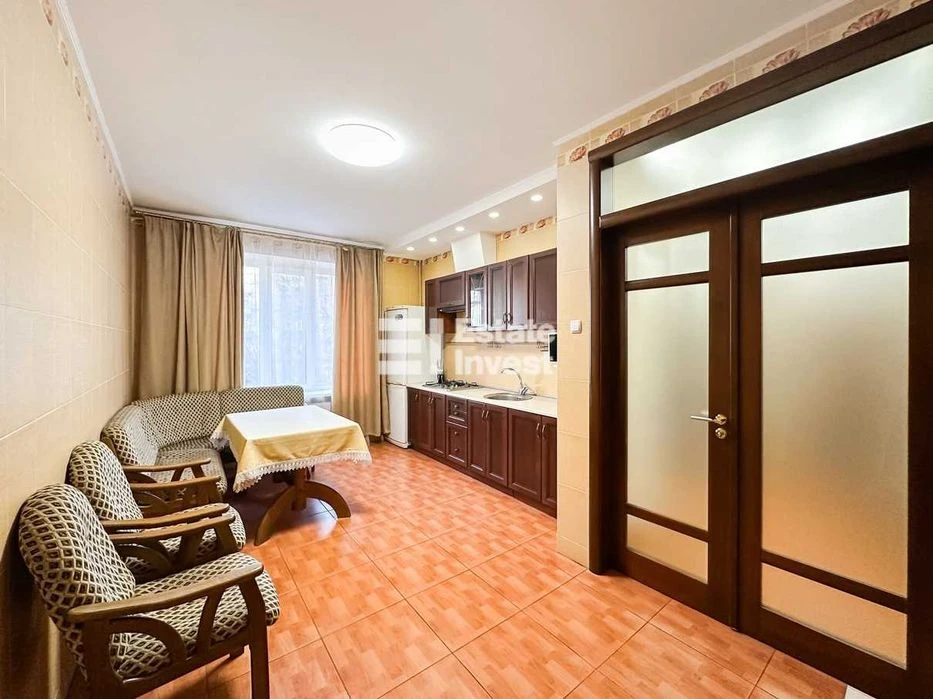 Продам 2 кімн. квартиру по вул. Григорія Сковороди, 67.