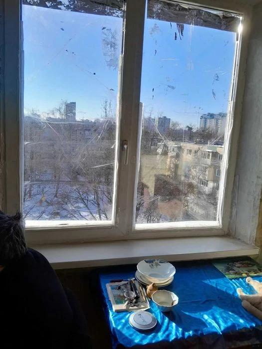 Своя 1 комн.кв,возле метро Героев труда 608 м/р