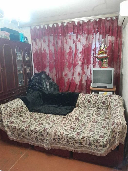 Своя 1 комн.кв,возле метро Героев труда 608 м/р