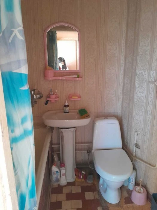Своя 1 комн.кв,возле метро Героев труда 608 м/р