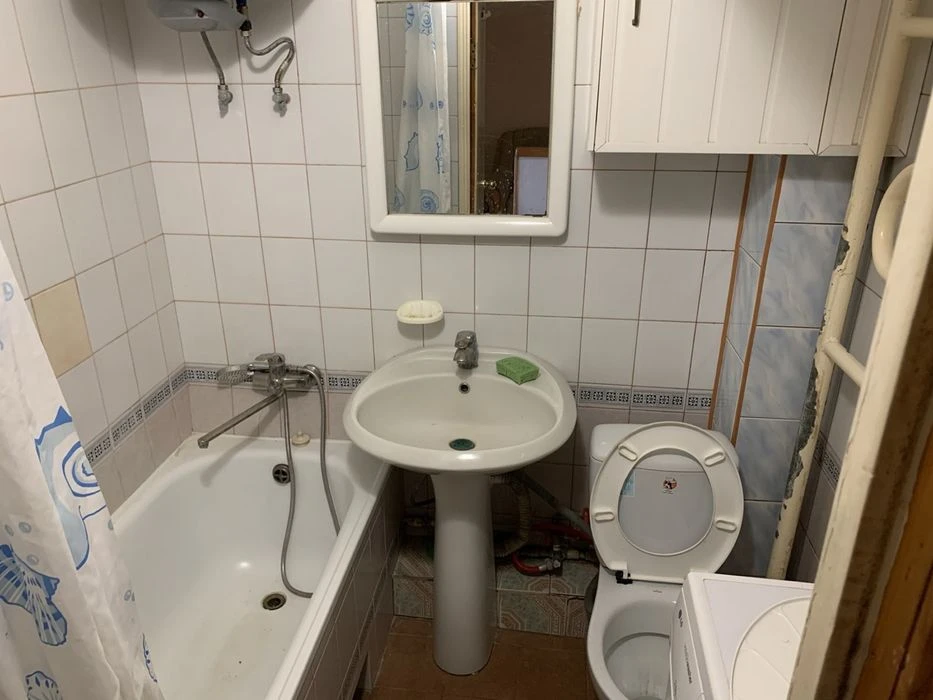 Продам! 1 кім.із квартиру по вул.Бучми 6