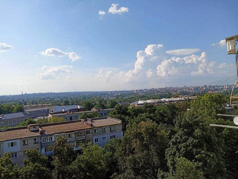 Продам 2 комнатную квартиру, Одесская, Зерновая, высотка