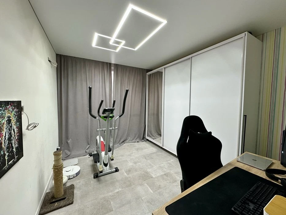 Продам 3 комн квартиру метро Студенческая Сертификат
