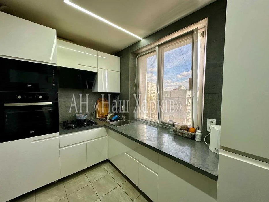 Продам 3 комн квартиру метро Студенческая Сертификат