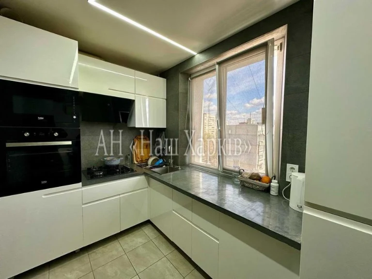 Продам 3 комн квартиру метро Студенческая Сертификат