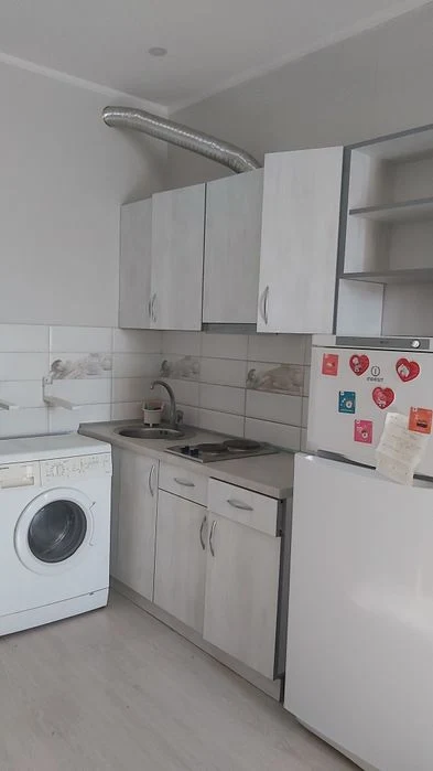 Продам квартиру- студию!!