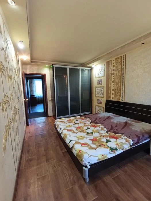 100% актуально У порога метро Студенческая!Продам 3х к. квар