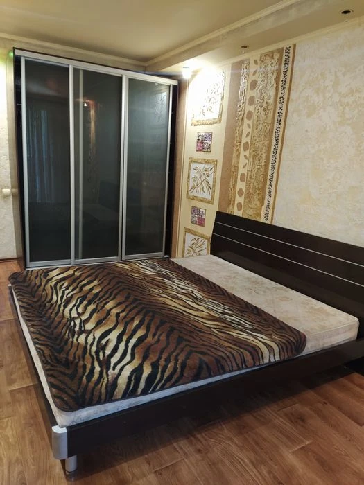 100% актуально У порога метро Студенческая!Продам 3х к. квар