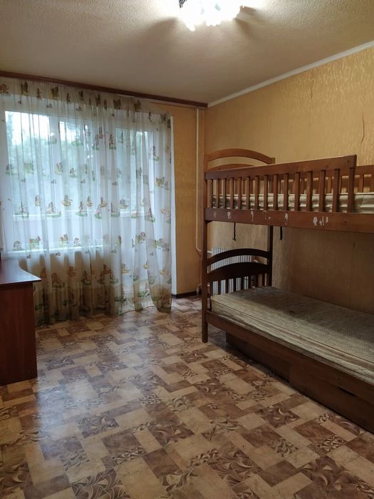 100% актуально У порога метро Студенческая!Продам 3х к. квар