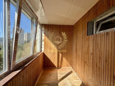 I will sell a 3-room apartment at 1B Lesya Kurbasa Avenue, Svyat